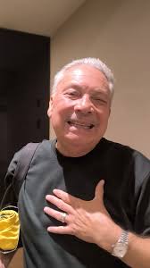 Mil gracias a nuestro amigo el locutor "Willie Nuñez" de la emisora  (guatireña), "TU 88.5 FM" en su programa "SALSEROS CON CLASE" por la reseña  de los 35 años del debut de