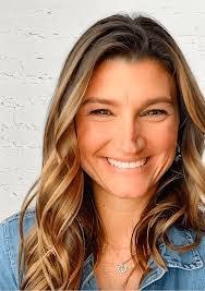 Alison Leigh's Instagram, Twitter & Facebook