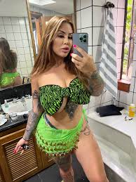 D.A on X: Do you like me in green ? 💚 rt for YES and get a special DM 💚  t.consWZPA1Efh  X