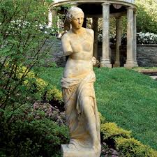 Denn eine skulptur ist immer ein auffälliger blickfang und belebt und bereichert eine grünanlage auf ihre ganz eigene art und weise. Griechische Garten Stein Skulptur Venus