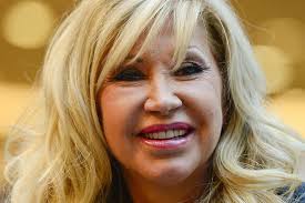 Sie ist auch ein sexsymbol. Carmen Geiss Neue Frisur Fans Uberrascht Gala De
