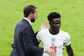 On december 13, 2018, he made his first full home debut against qarabag. Euro 2020 19 Year Old Bukayo Saka Stands Tall For England