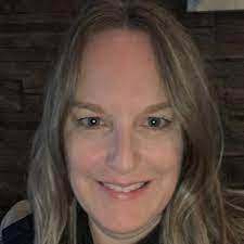 Stephanie Chiasson's Instagram, Twitter & Facebook