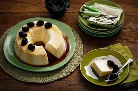 Receita é um verbo, presente do indicativo 3a pessoa singular de receitar; Manjar De Coco Panelinha