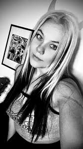 Larissa Lang (@larysaemusic) • Instagram photos and videos