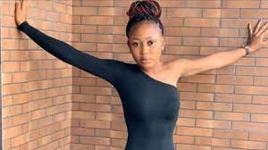 She attended suhum roman catholic school, continued at ofori payin and later adonten senior high school. Lkm9tgni 3 W0m