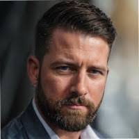 Justin Gee's Instagram, Twitter & Facebook