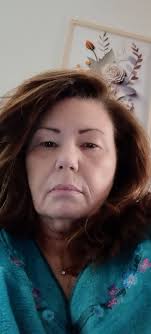 Hi, I'm trying to flaten the lower lip but the brush also affects the upper  lip, does anyone know how to make it so it doesn't interfere? Or is there a  way