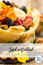 Salat Mit Karamellisierten Walnussen Und Ziegenkase Im Brotnest In 2020 Leckere Salat Rezepte Lebensmittel Essen Salat Mit