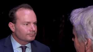 Sen. Mike Lee demands BYU remove article from student newspaper website