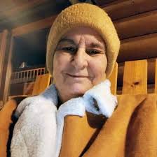 Hi all! I just wanted to introduce myself and share a photo that I took My  first picture. (Aged 51 😂). Love how the back has turned out too! Very  relaxing ☺️