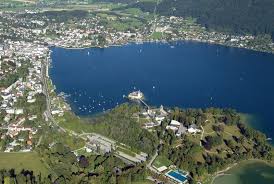 A small beautiful city gmunden with the population of about 15 000 people, situated on the shore of the lake traunsee. Gmunden Your Holiday In Hallstatt Austria