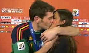 Natasha exelby was hosting wake up! Sealed With A Kiss Spain Captain Embraces Reporter Girlfriend On Live Tv After World Cup Victory Daily Mail Online