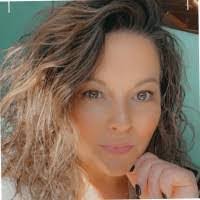 Lisa Grate's Instagram, Twitter & Facebook