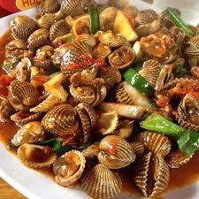 Isiannya udang, bakso ikan, makaroni hingg shirataki. 15 Tempat Makan Seafood Di Bandung Yang Enak Banget