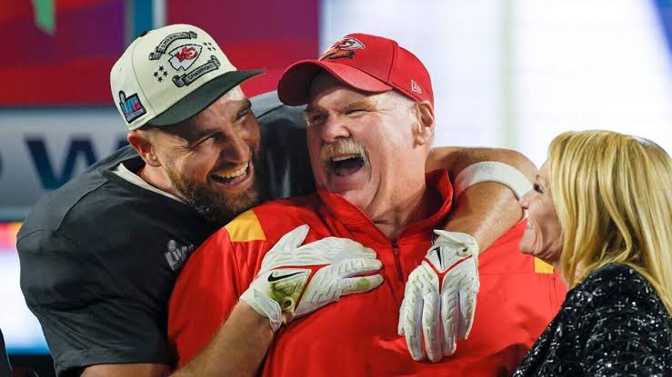 How the Chiefs must evolve with TE Travis Kelce in twilight | Kansas City  Star