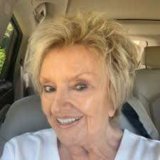 Hi there toy poodle lovers. I'm researching breed options for an emotional  support dog and wondered if you had advice from your own experience. I'm  considering toy or miniature poodle. Looking for