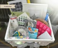 Zieht das befreundete pärchen in ein haus ein, dann ergeben sich hier viele möglichkeiten für geschenkideen. Geschenk Zum Einzug In Neue Wohnung Einige Praktische Utensilien Die Man Immer Wieder Gut Im Haushalt Brauchen Kann Im Nachhi House Warming Gifts Diy Gifts