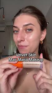 Base Velvet Skin Mari Maria Makeup