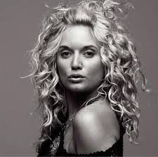 Mariah Christ's Instagram, Twitter & Facebook