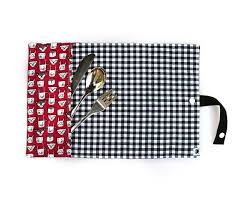 Napperon Pour Boite A Lunch Le Napperon Peut Etre Plie En Deux Une Fois Roule Pour Sinserer Facilement Dans La Boite A Lunch Il Sewing Projects Sewing Quilts