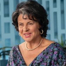 Mrs America Navigates Betty Friedan S Titanic Influence On Feminism In 2020 Second Wave Feminism Feminism Lesbian Women