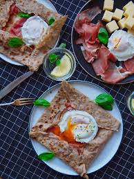 Galettes Bretonnes Franzosische Buchweizen Galettes Fernwehkuche Rezept In 2020 Franzosisches Essen Buchweizen Franzosische Gerichte