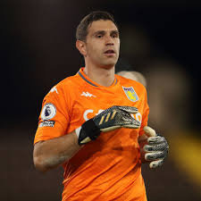 Damián emiliano martínez romero (born 2 september 1992) is an argentine professional footballer who plays as a goalkeeper for premier league club aston villa. Arsenal Fans Are Furious Over Ridiculous Emiliano Martinez Transfer Comments Birmingham Live