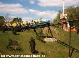 Mit einer flughöhe von 27 metern gilt 1001 nacht als europas größter und höchster fliegender teppich. Fliegender Teppich 1001 Nacht Berliner Spreepark