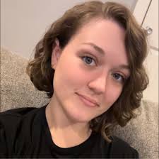 Who are favorite builders to download lots from in Sims 4?