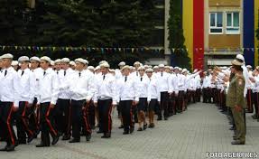 În timpul primului razboi mondial, liceul a fost evacuat la iasi, împartind incinta liceului militar „macarovici. Colegiului NaÅ£ional Militar Tudor Vladimirescu Se ReinfiinÈ›eazÄƒ La Craiova Dcnews