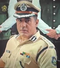 Yes I don't miss First Day First Show of a Salman Khan film 😎 That too at  Galaxy in Bandra, nothing beats that vibe 🎊 And icing