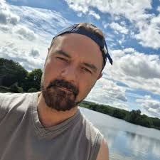 Does anyone know of a local painter and decorator? I need my kitchen  painted, but looking for August, so need availability soon.