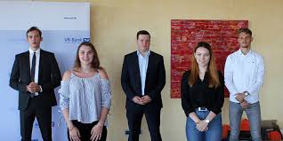 Bitte gehen sie bei fragen auf ihre bank zu. Vr Bank In Sudniedersachsen Begrusst Neue Auszubildende Holzminden News Nachrichten Aus Der Kreisstadt Holzminden