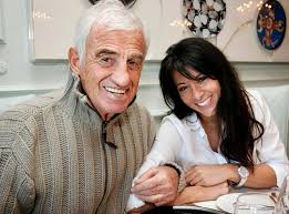 Alternant dans les premières années de sa carrière des films populaires et d'art et essai avant de pencher nettement pour la première catégorie, sa gouaille de titi parisien et ses cascades sans doublure contribuent à en faire. Jean Paul Belmondo Son Ex Condamnee A 9 Mois De Prison Pour Escroquerie