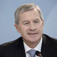 Deutsche bank group executive committee member jürgen fitschen hardly has the cushiest job in germany's financial sector. Das Eine Ist Der Stil Das Andere Der Inhalt Personalwirtschaft De