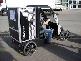 Een Rijdbare Transportfiets Met Overdekte Rijder Op De Iaa 2018 Met Wielen Van Alligt Pedelec Fahrzeuge Fahrrad