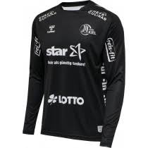 The lions had the last possession of the game with two extra players and a chance to secure the title for sg flensburg, but andy … Thw Kiel 20 21 Away Shirt Sportshop Com