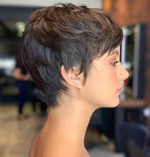 Secondo le tendenze, il taglio di capelli corti rimane tra i primi dieci. 25 Ottime Idee Su Corto Sfilato Stili Di Capelli Corti Tagli Di Capelli Acconciature Per Capelli Corti