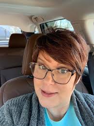 Recommendation for hairstylist at Twisted Scissors