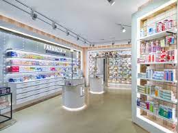 The Materials Have Been Selected To Give The Impression Of Being In A Modern Warm Natural Professional Pharma Retail Store Design Pharmacy Retail Design