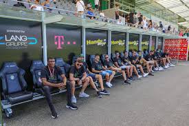 Die profifußballabteilung ist seit dem 1. Aufstiegsfest Sv Ried Feiert Aufstieg In Die 1 Liga Mit Sponsoren Und Fans Scharding