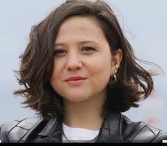 Hellooooo🤩excellent dimanche avec l'humoriste Laura Felpin 👀