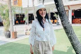 Taksiran harga 8 aksesori nindy ayunda, kacamatanya rp 12 juta. Resmi Cerai Dari Nindy Ayunda Askara Parasady Ajukan Banding