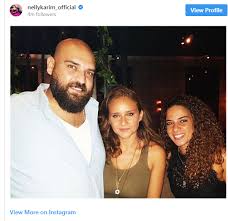 رد غير متوقع من نيللي كريم بعد أن حاول أحد متابعيها إحراجها الفيديو أبدعت فيه النجمة نيللي كريم، حيث عبرت عن مشاعر الزوجة ا. Ù†ÙŠÙ„Ù„ÙŠ ÙƒØ±ÙŠÙ… ØªØªØ²ÙˆØ¬ Ù„Ù„Ù…Ø±Ø© Ø§Ù„Ø«Ø§Ù„Ø«Ø© Ø¨Ø§Ù„ØµÙˆØ± Ù…Ø¬Ù„Ø© Ø§Ù„Ø¬Ø±Ø³
