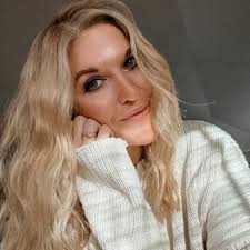 Just finished the audiobook of Quicksilver and I highly recommend. The  voice actor for Kingfisher was 🥵😮‍💨