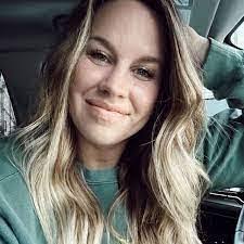 Mari Singleton's Instagram, Twitter & Facebook