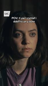 Faint o seren ydi Mr Phillip Moore (llawfeddyg Clust, Trwyn a Gwddf) o  Farbados? Mi fydd yn sefyll arholiad Cymraeg Lefel A yn fuan! Ear, Nose and  Throat surgeon Mr Phillip More,