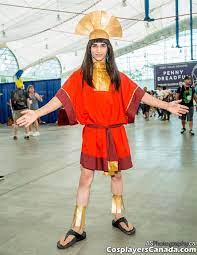 Emperor Kuzco From Emperor S New Groove At Sdcc 2014 Disney Fancy Dress Disney Cosplay Emperors New Groove