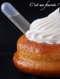 Le Baba Au Rhum Chantilly Ivoire Vanille Baba Au Rhum Alimentation Recette Entremet